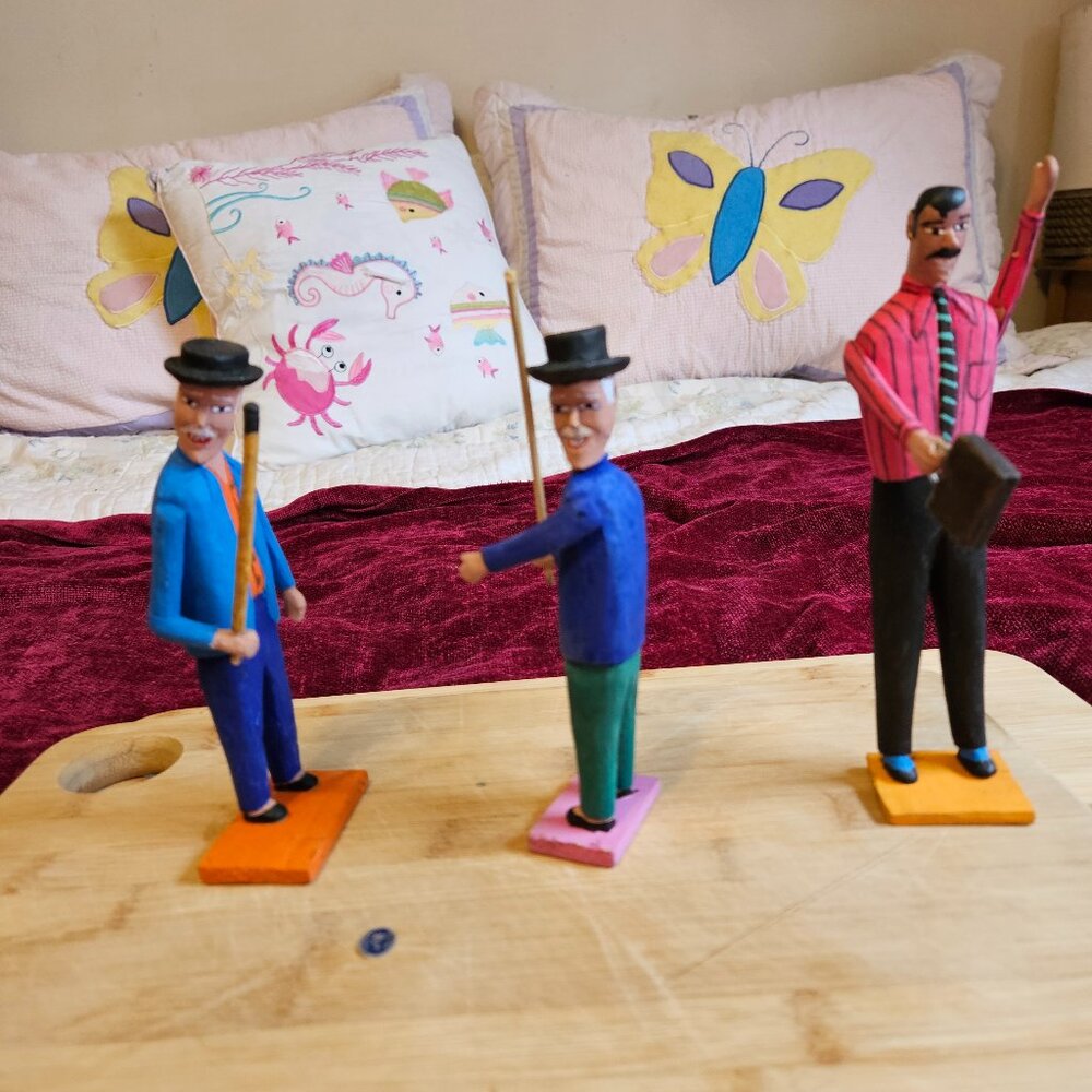 VINTAGE 1970 OAXACAN COPAL WOOD CARVING 3 OLD MEN..DETAILS..HAND PAINTED